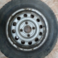 Зимни гуми  с джанти 13ки, снимка 1 - Гуми и джанти - 36329681