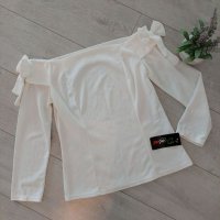 Нова бяла блузка с паднало рамо, снимка 1 - Блузи с дълъг ръкав и пуловери - 40250862