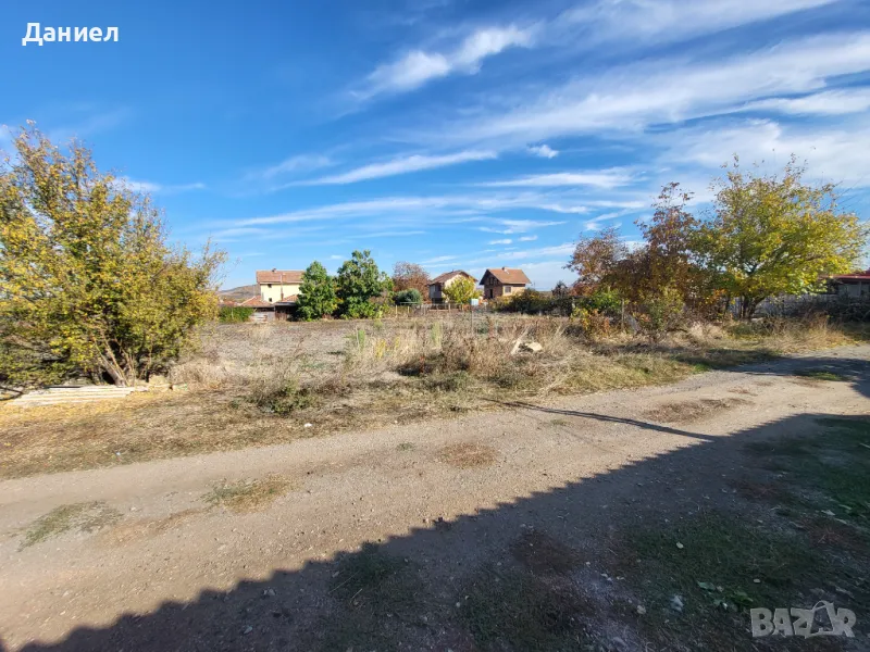 Продавам дворно място в с.Ракитница , снимка 1