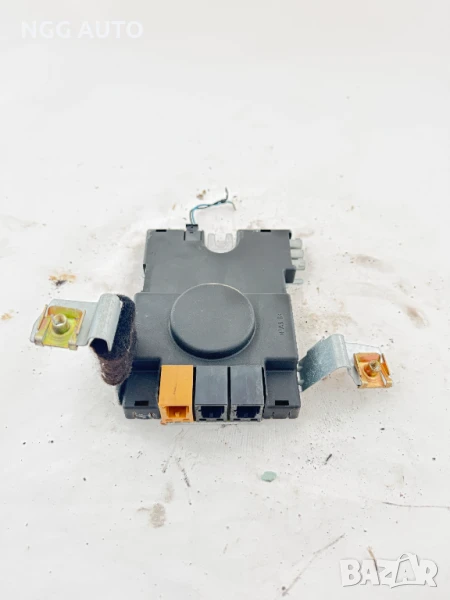 Усилвател антена AU 350 за Audi A3 (2003 - 2012), 8P3 035 225, 8P3035225, снимка 1