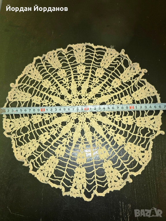 Продавам ръчно плетена салфетка , снимка 1