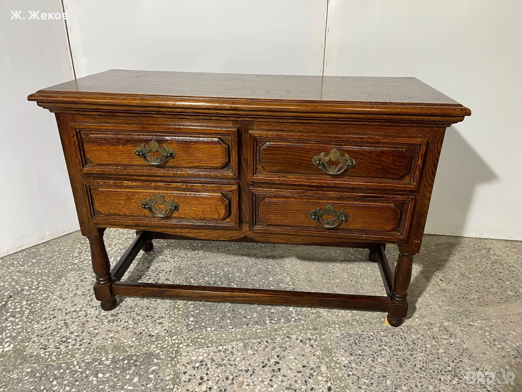 Масивен шкаф, снимка 1