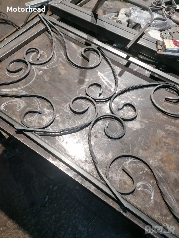 Изработена на пана от ковано желязо, снимка 1