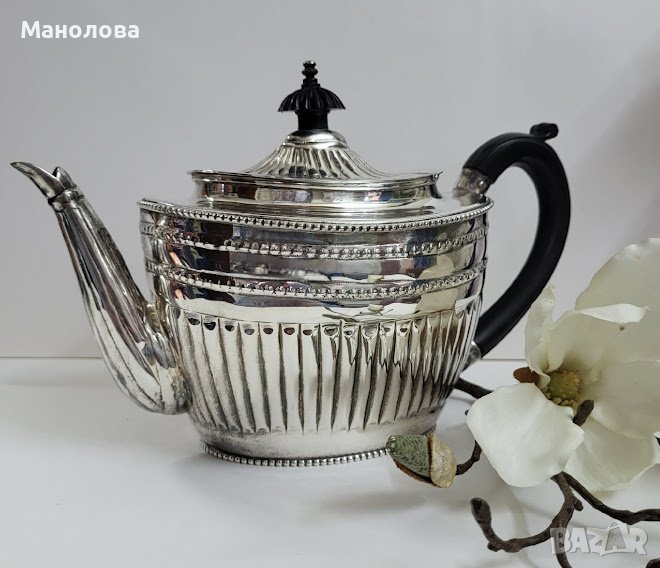 Посребрен чайник във Викториански стил Queen Anne., снимка 1