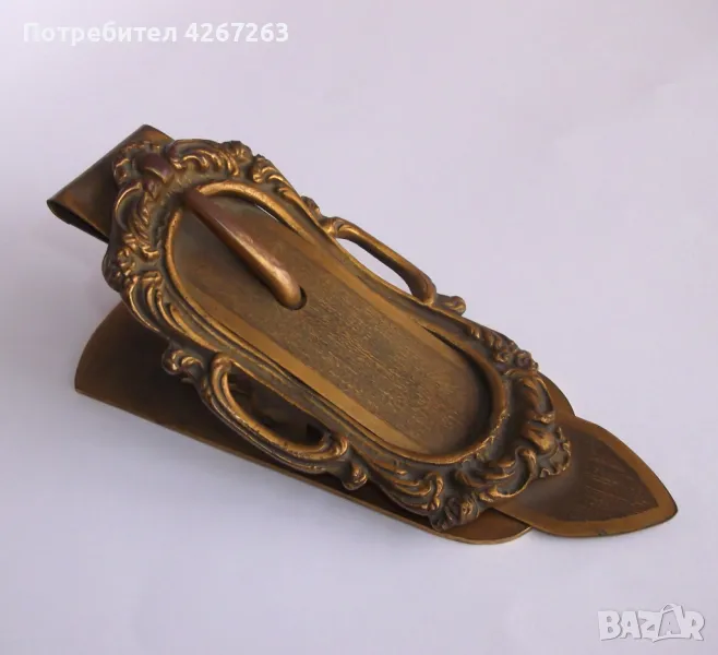 Старинна щипка за писма/документи, за писалище, във формата на тока за колан., снимка 1