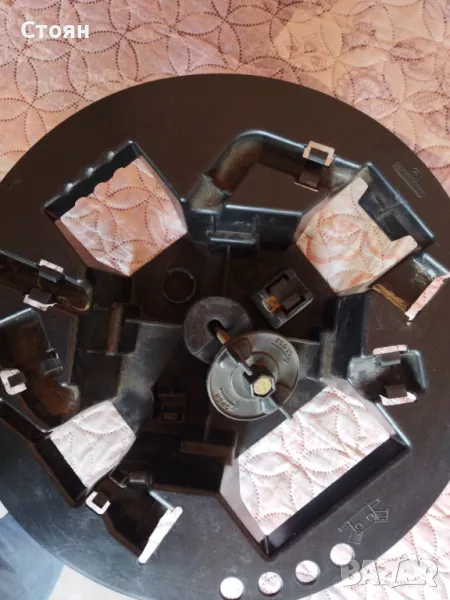 Комплект за резервната гума на италианска кола, органайзер, снимка 1