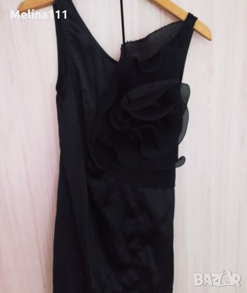 Продава малката черна рокля с цвете , снимка 1