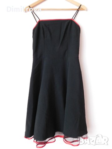 Стилна рокля в черно с червени акценти., снимка 1 - Рокли - 42574328