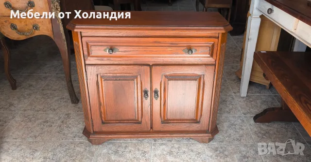 Масивно дъбово шкафче