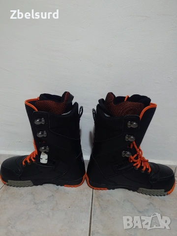 Сноуборд обувки DC Mutiny 42 + чорапи Flow, снимка 2 - Зимни спортове - 53399642