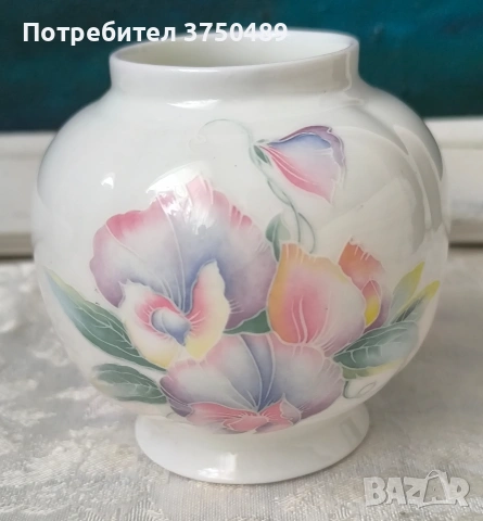 Кутийка за бижута,чинийка и вазичка Aynsley, снимка 10 - Антикварни и старинни предмети - 53669219