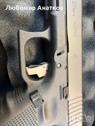 Продавам Glock 23 Gen 4 cal .40, снимка 4 - Бойно оръжие - 49583431