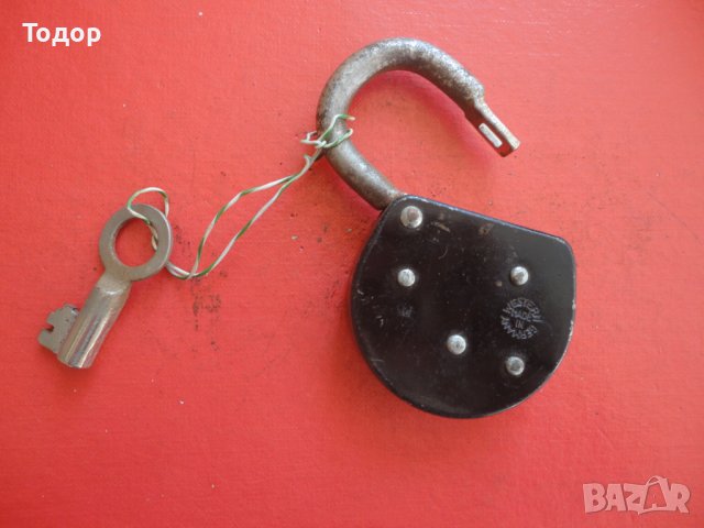 Голям немски катинар Stabil с ключ ключе  , снимка 5 - Други ценни предмети - 42190866