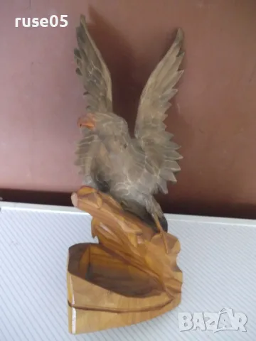 Фигура дървена "Орел кацнал върху скала" резбована