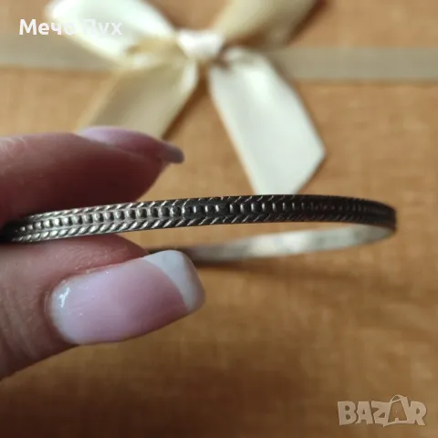 Стара сребърна твърда гривна (311)