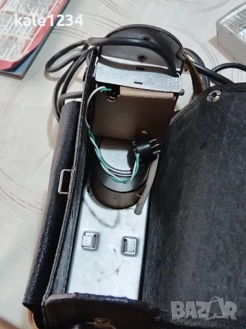 Луч 70. СССР. Фотосветкавица. Luch 70. Чанта от естествена кожа. Комплект. Преносима с батерия , снимка 9 - Антикварни и старинни предмети - 49327176