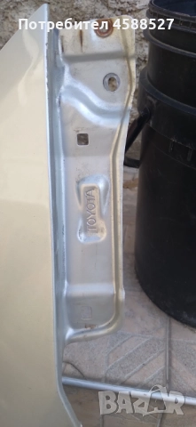 Десен калник за Тойота Корола Е12 хечбек 2002-2007, снимка 2 - Части - 51669927