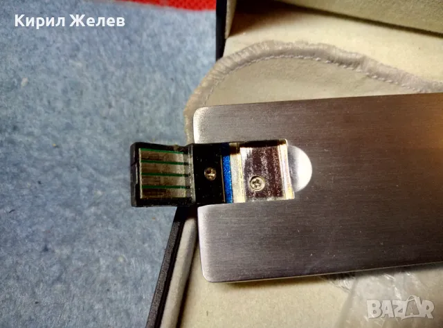 PIERRE CARDIN PARIS ЛУКСОЗНА ЕЛЕКТРОННА ЗАПАЛКА PARLIAMENT с КУТИЯ Бонус ГАЗОВА ЗАПАЛКА CORSET 41034, снимка 5 - Запалки - 47610045