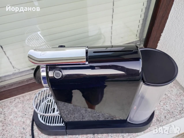 Кафемашина с капсули Delonghi Nespresso EN167.B, снимка 2 - Кафемашини - 51099773