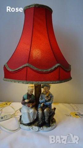 Лампа с фигурка на възрастна двойка, седнала на пейка под дърво. , снимка 2 - Настолни лампи - 52686354