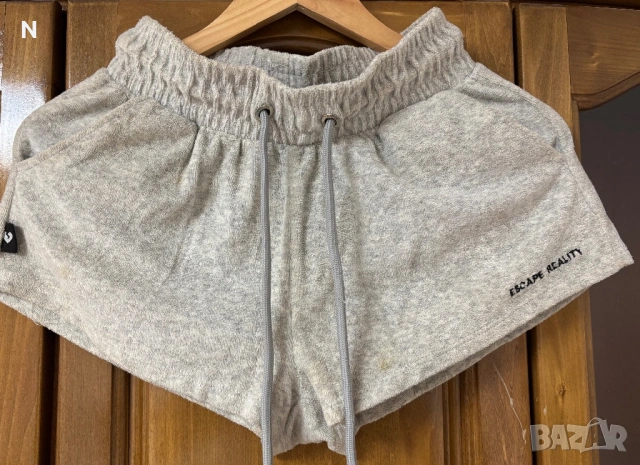 Къси панталони на Bershka 