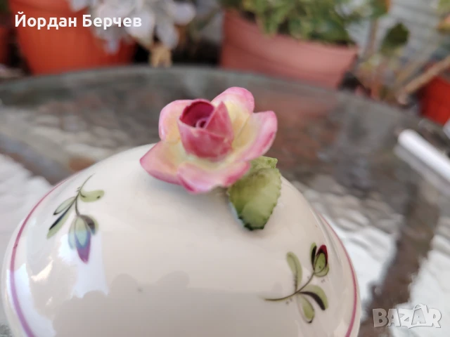 Порцеланова захарница, снимка 3 - Кутии за храна - 51155646