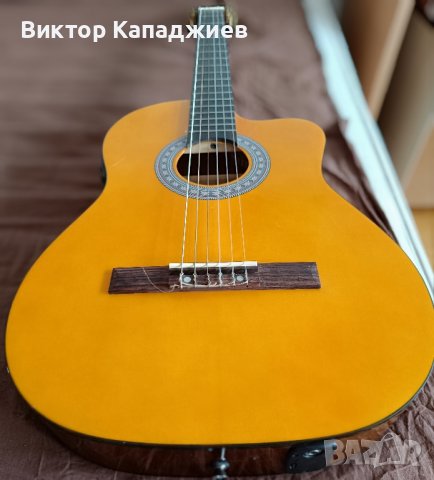 Продавам електро акустичен Stagg, снимка 1