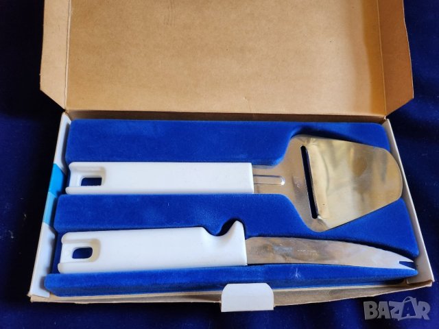 нож и лопатка за сирена от Швеция - комплект на Friskar Sandvik, нови, неползвани, вис.качество, снимка 1 - Други - 41339957