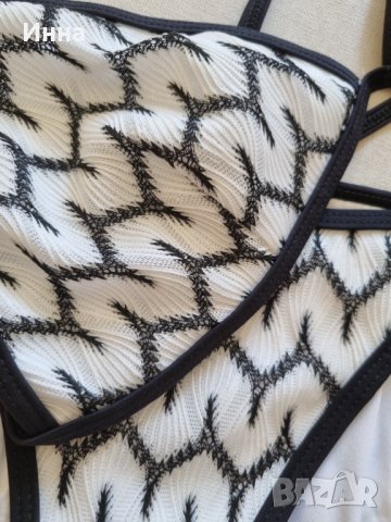 Бански костюм от две части S/M размер бял черен triangle bikini горнище долнище , снимка 9 - Бански костюми - 41392375