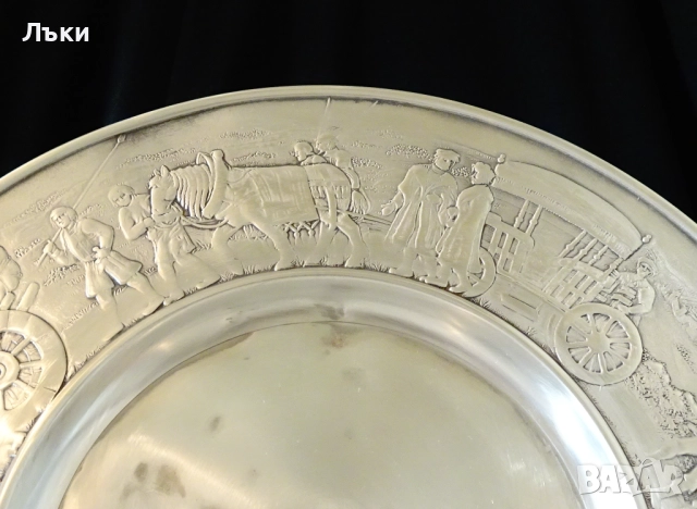 Калаена чиния с търговски керван,конници,войска. , снимка 2 - Антикварни и старинни предмети - 52665040