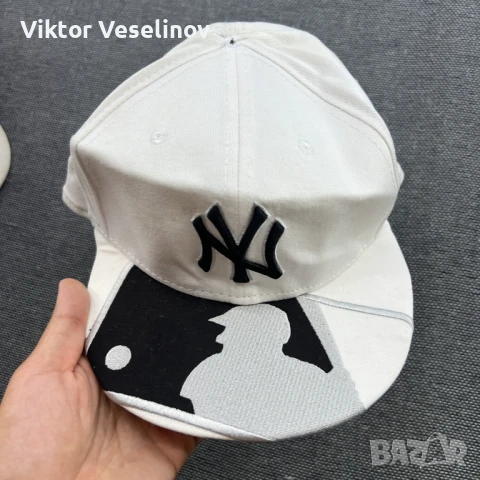 ЛОТ 3 Броя Шапки New York Yankees Raiders LA Lakers NBA MLB Snapback, снимка 2 - Шапки - 51040341