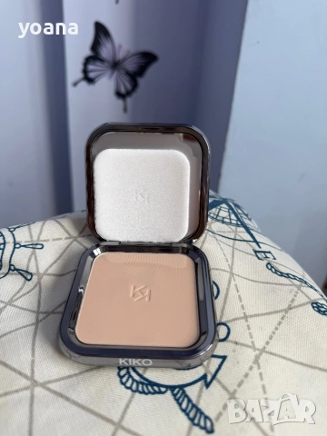 Кико Милано Компактна матираща пудра с кадифено гладка текстура. Създадена да изравнява тена и да ко