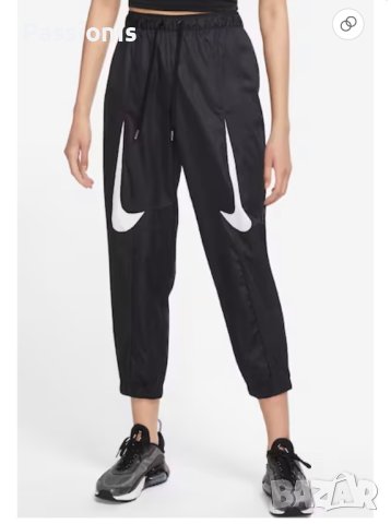 Страхотно долнище Nike