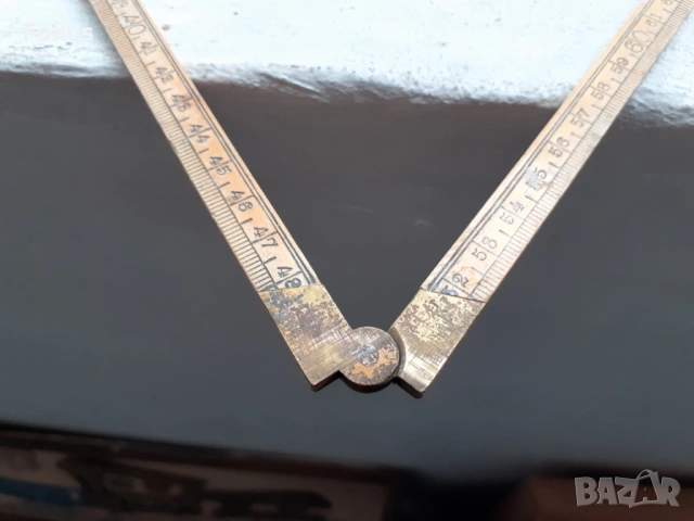 Стар антикварен дървен метър с бронзови елеманти, снимка 4 - Антикварни и старинни предмети - 53358019