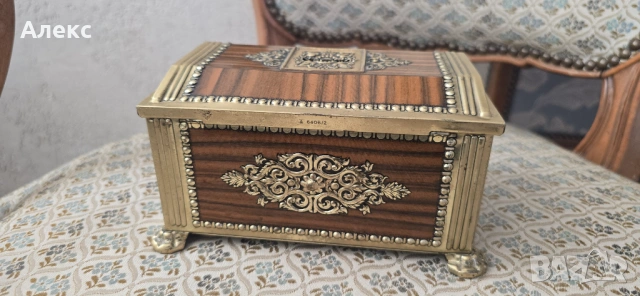 Винтидж метална кутия, ковчеже, касичка., снимка 5 - Антикварни и старинни предмети - 53829368