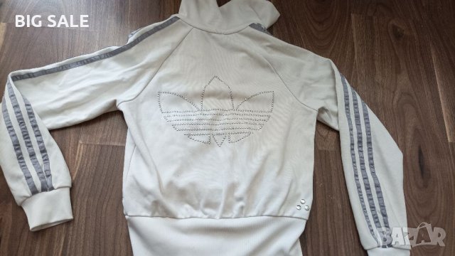 Дамски бяло горниище Adidas (реплика), снимка 1 - Суичъри - 41165277