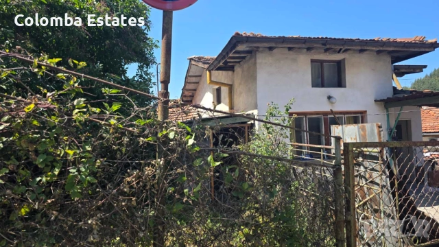 Двуетажна масивна къща с 1/2 дк двор в гр. Смолян, снимка 15 - Къщи - 51523427