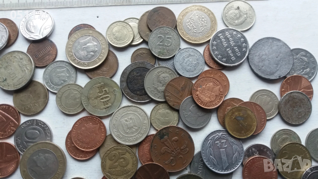 лот от 100 броя чуждестранни монети , снимка 6 - Нумизматика и бонистика - 52922714