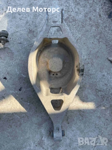 Носач заден долен за Infiniti FX 37 S, 320 ph., 2009, engine VQ37VHR, 157 000 km., Инфинити ФХ 37 С