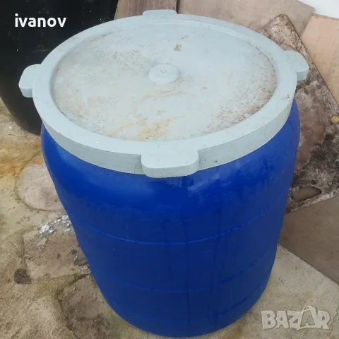 бидон 300л и бидон 200литра. 