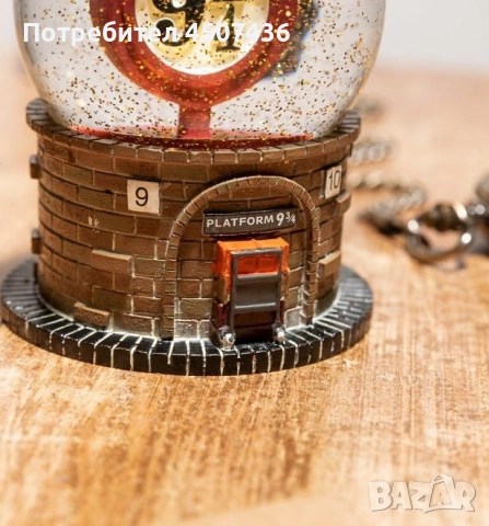 Universal Studios Хари Потър Снежен Кристален глобус Купата на къщата Хогуортс, Ръчно рисуван , снимка 4 - Декорация за дома - 52740057