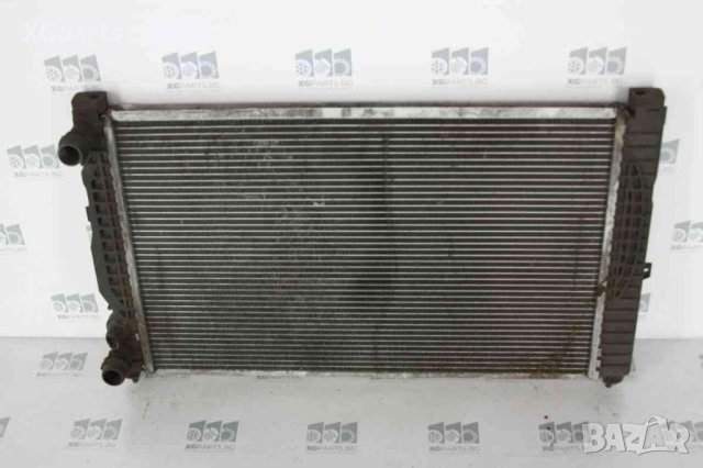 Воден радиатор за VW Passat B5 1.8i 125к.с. (1996-2005) 8D0121251P, снимка 2 - Части - 41396477