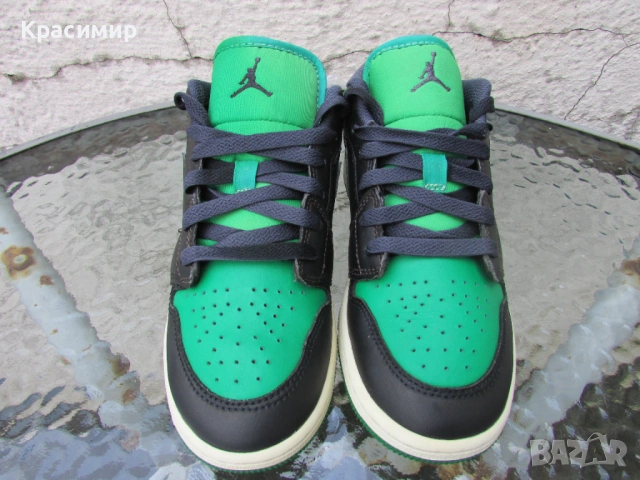 Детски маратонки Nike Air Jordan 1 Low ‘Lucky Green’, снимка 2 - Детски маратонки - 53115257