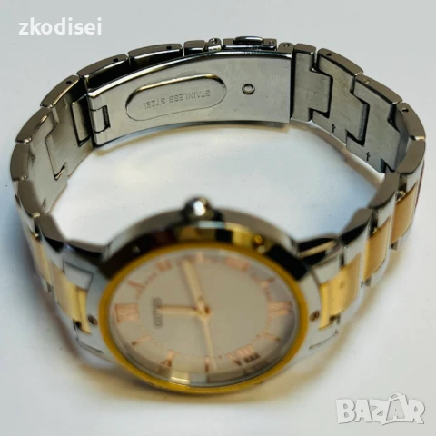 Часовник GUESS GW0404L3, снимка 2 - Дамски - 51363516