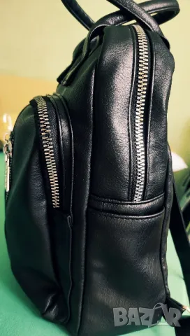 "Sisley"-кожена раница, снимка 5 - Раници - 48270765