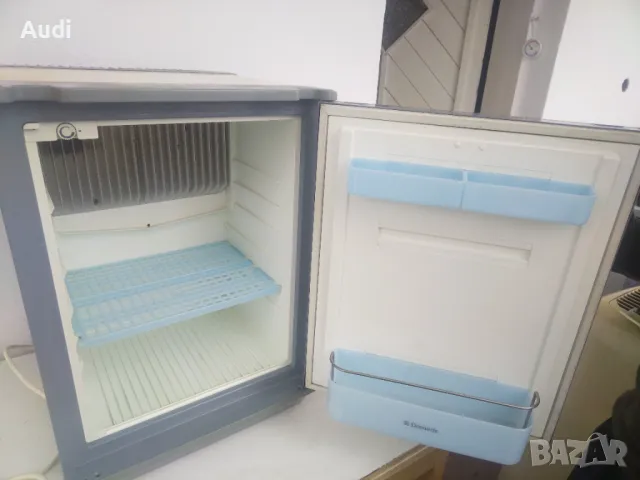 Амонячен хладилник тип мини бар /  мини хладилник обем 36.7 литра DOMETIC   , снимка 13 - Хладилници - 50048877