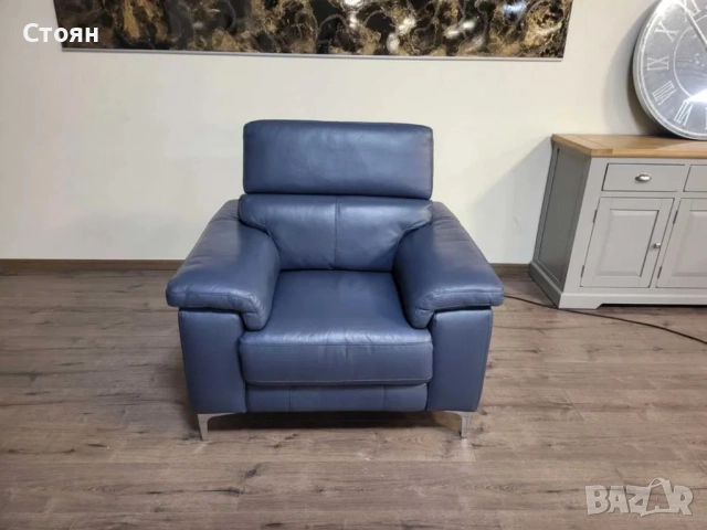 Син кожен фотьойл с електрически релаксиращ механизъм, снимка 2 - Дивани и мека мебел - 52010940