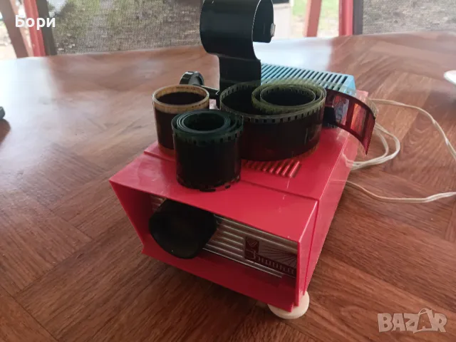 Прожекционен апарат с 3 детски филма, снимка 6 - Плейъри, домашно кино, прожектори - 47498823