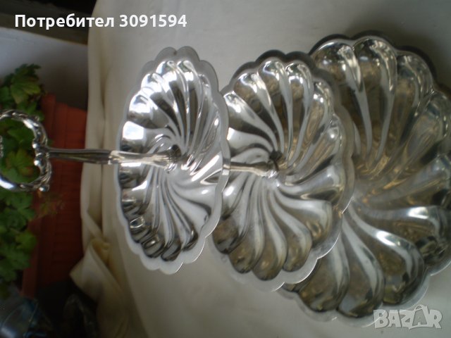 Фруктиера метал на три реда за плодове сладкиши аранжиране, снимка 2 - Други ценни предмети - 41837992