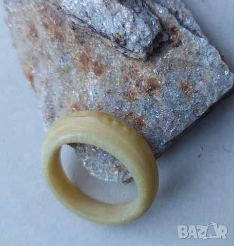 Пръстен от слонова кост 